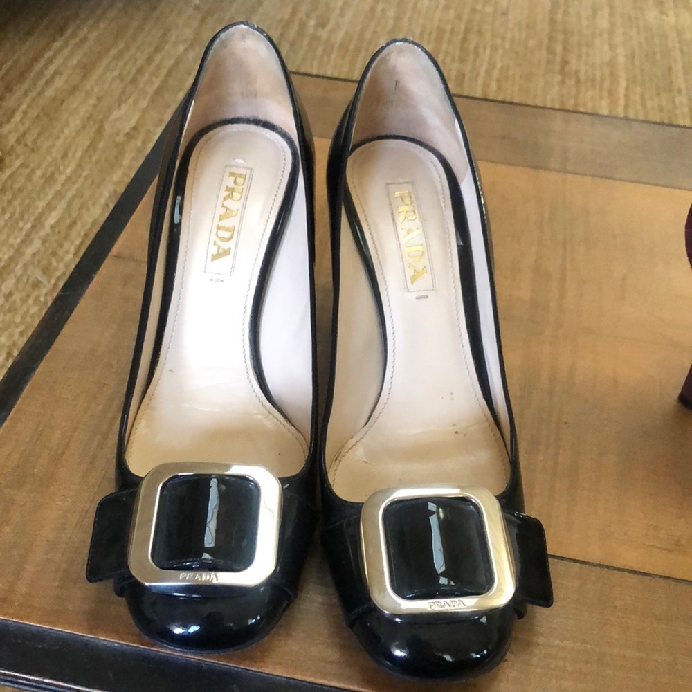 Beautiful Prada black patent leather heels